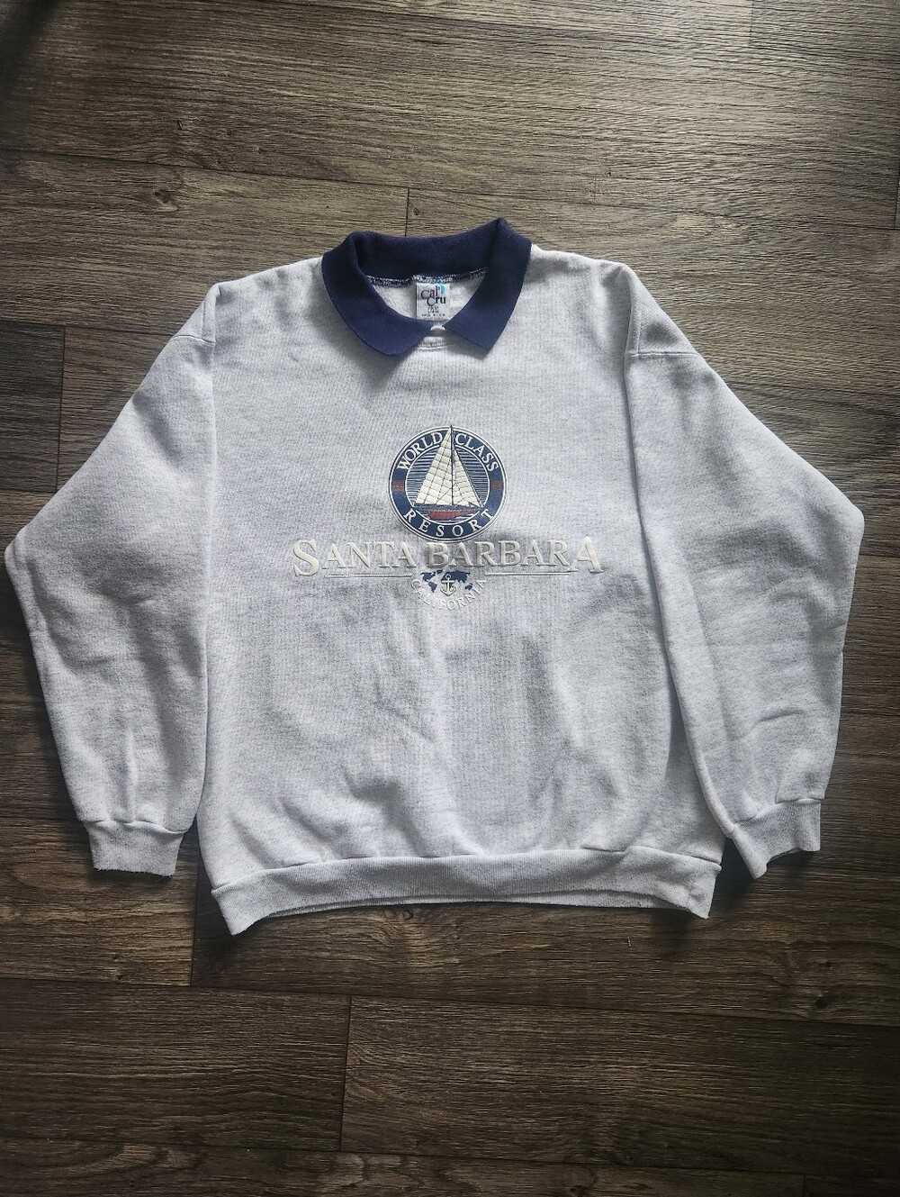90s Santa Barbara Resort Gray Crewneck Sweatshirt Sailboat Graphic Size L